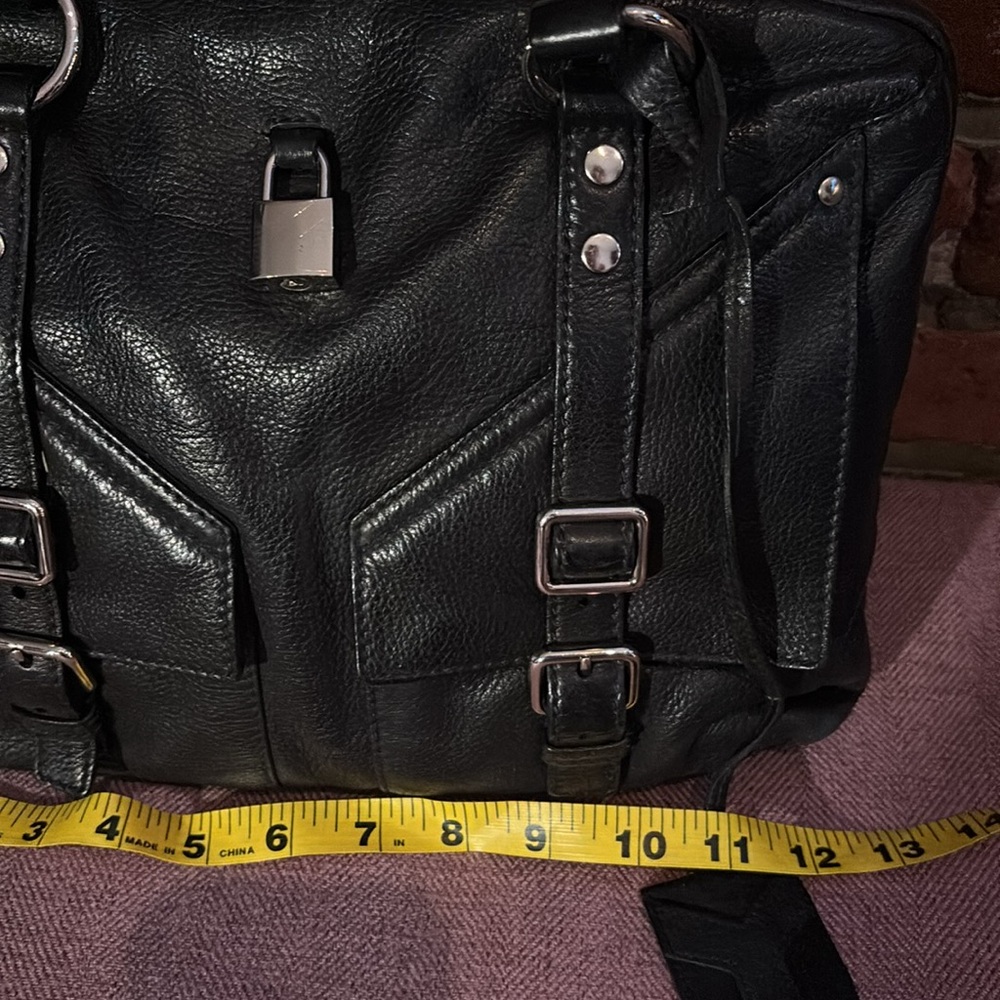 ❤️ Yves Saint Laurent Classy Discontinued Large Leather Black Bag - Picture 12 of 14